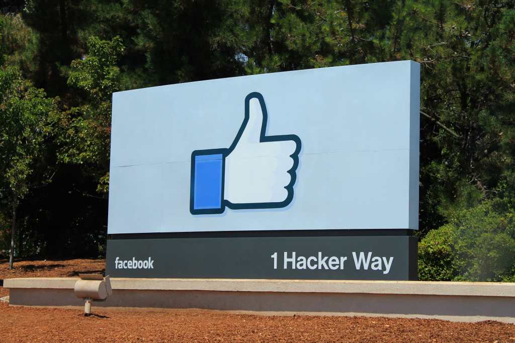 Thesis now published – How do parties use Facebook and what does it offer to their campaigns?