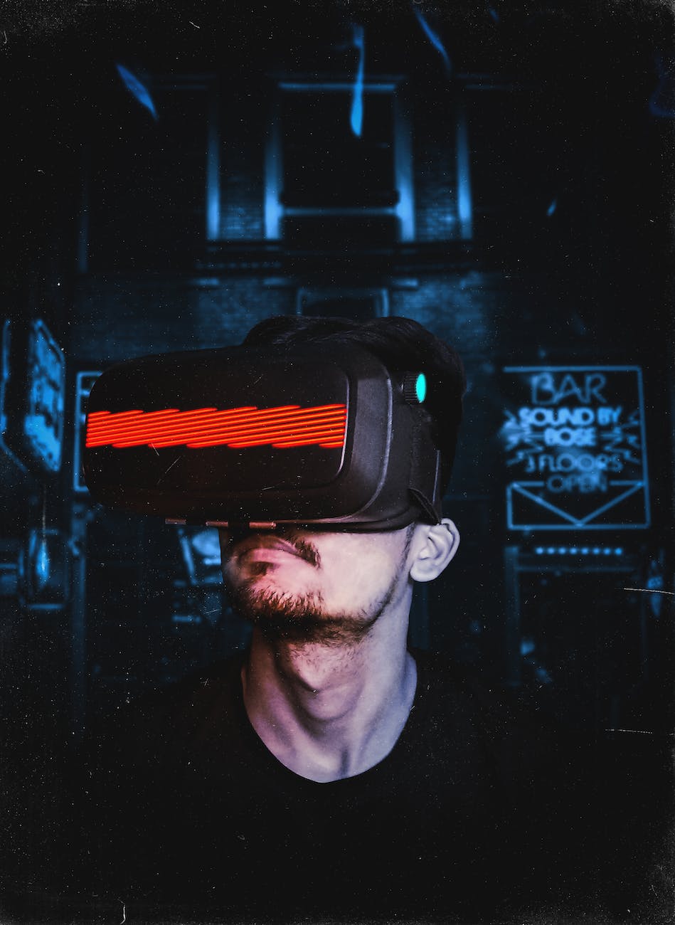 Short explainer – What will the world of social media look like in 30 years?